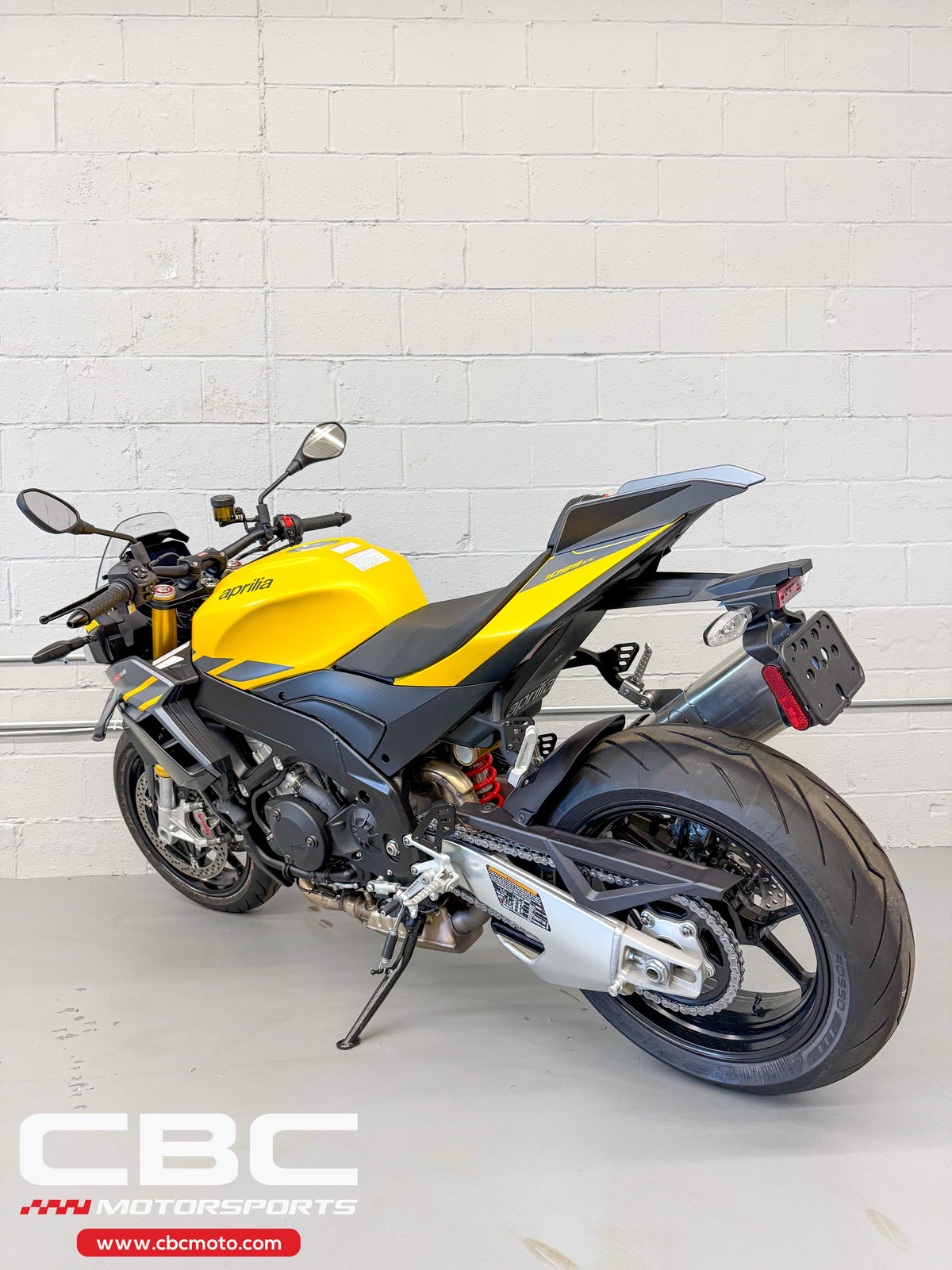2026 Aprilia Tuono V4 - Scorpion Yellow - AP2112