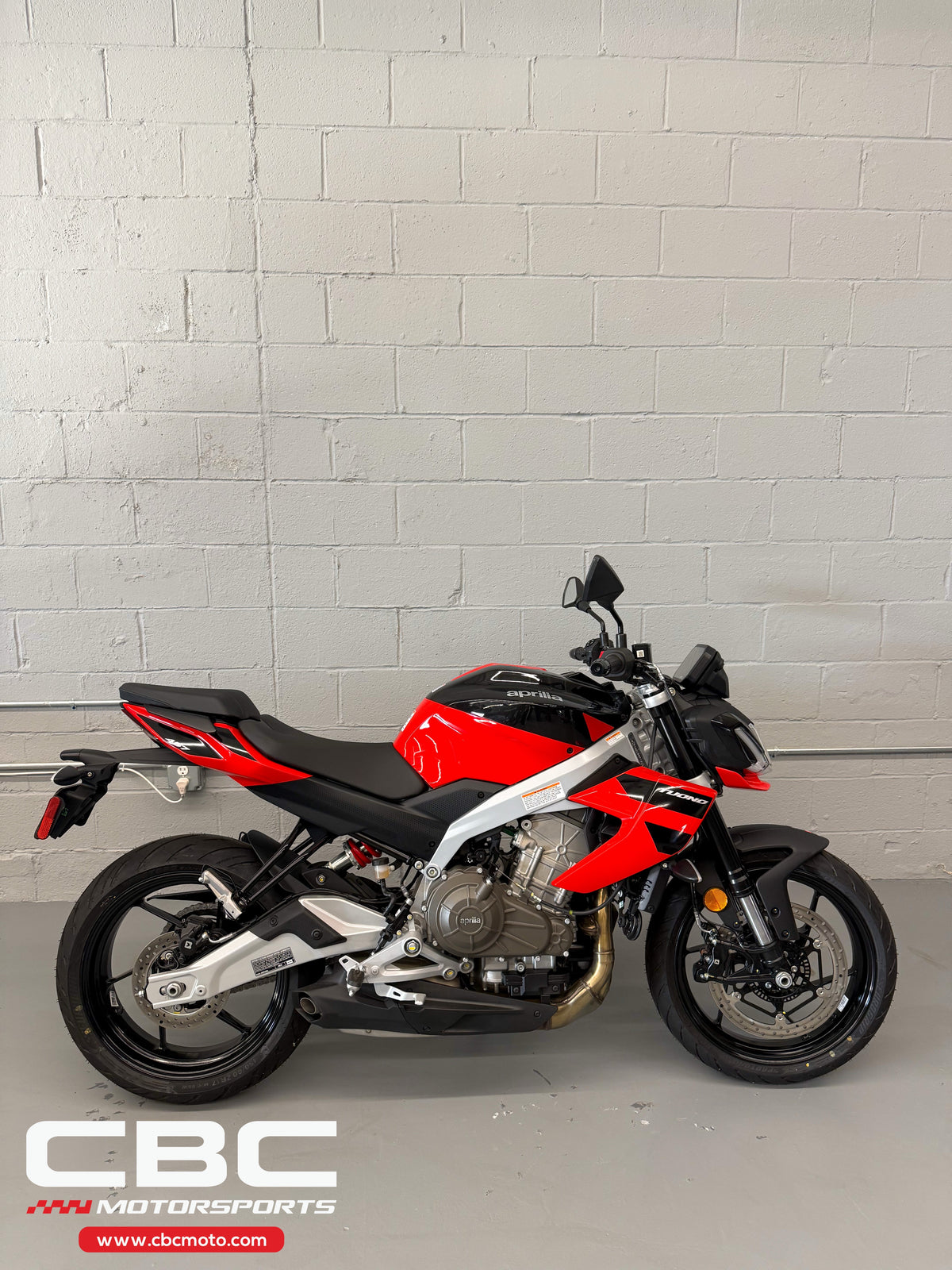 2026 Aprilia Tuono 457 - Piranha Red - AP2105
