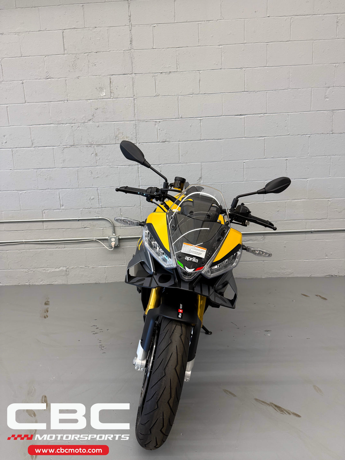 2026 Aprilia Tuono V4 - Scorpion Yellow - AP2112
