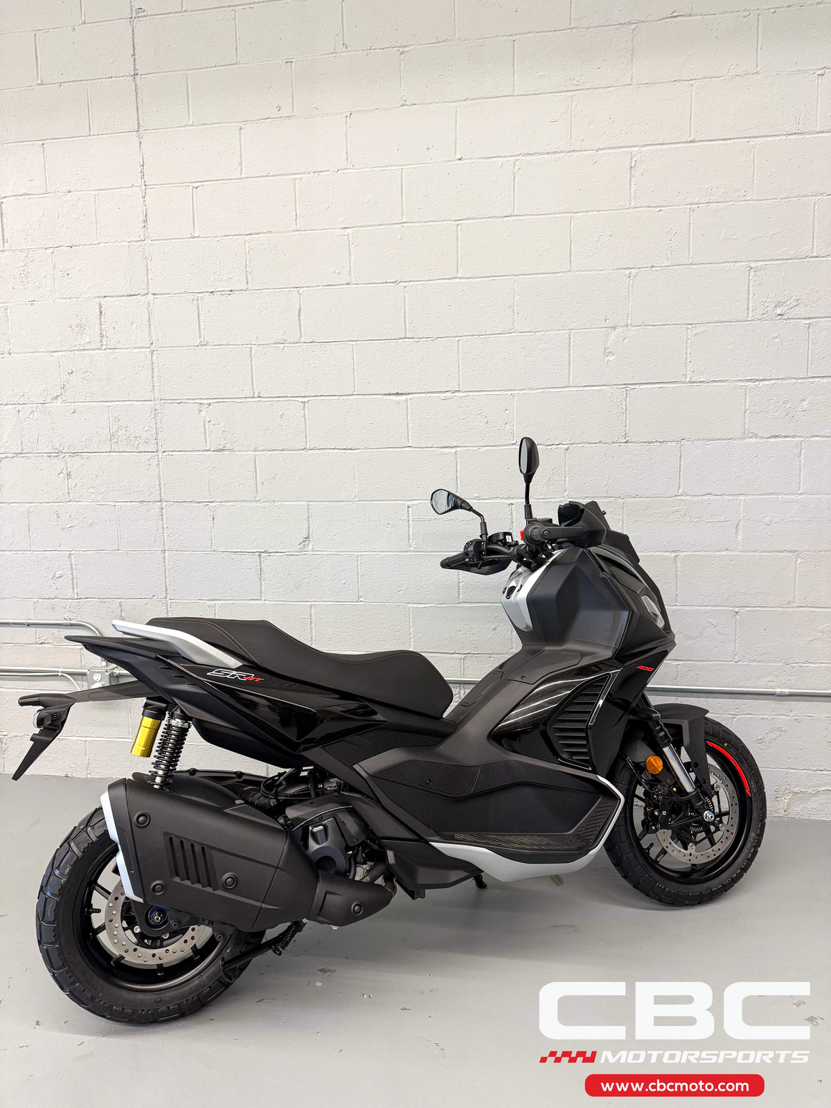 2027 Aprilia SR GT 400 - Rugged Black - AP2151