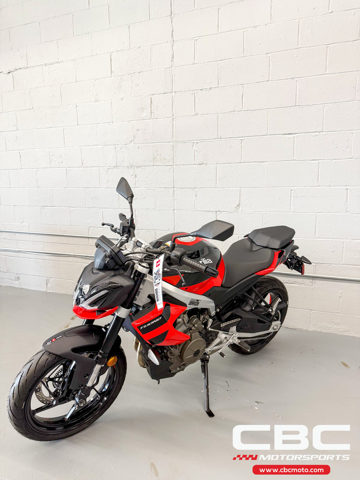 2026 Aprilia Tuono 457 - Piranha Red - AP2105