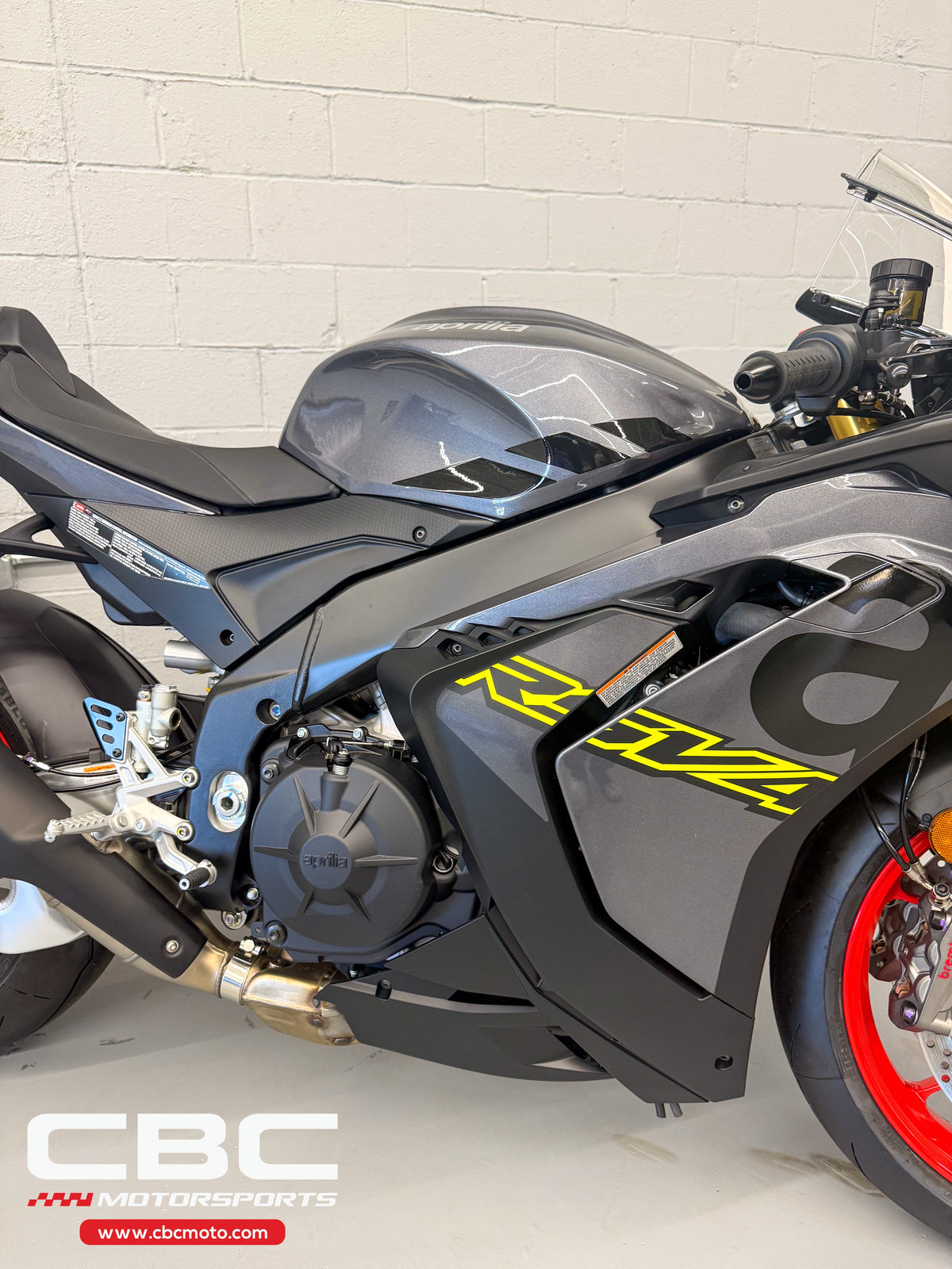2027 Aprilia RSV4 - Poison Yellow - AP2148