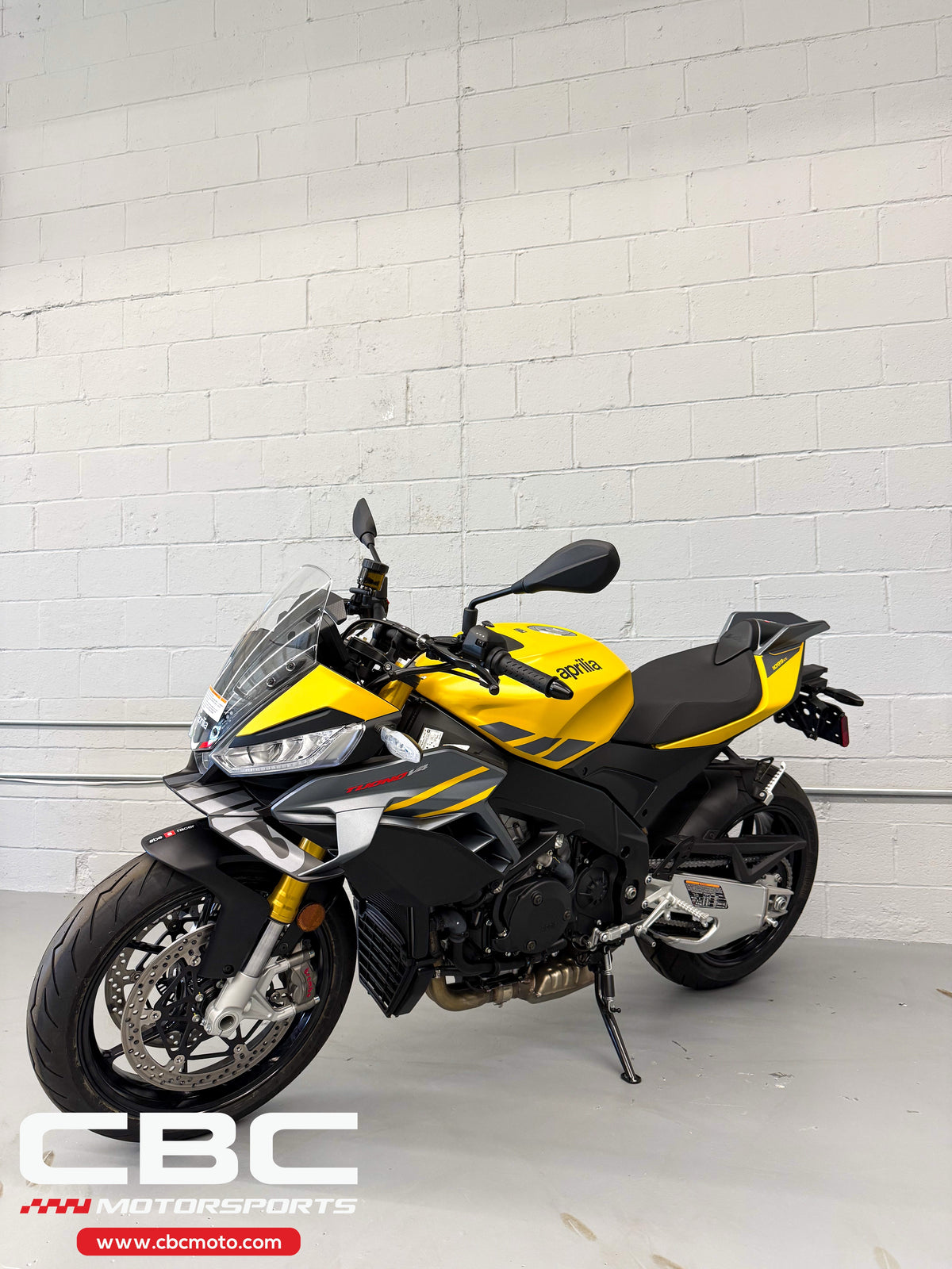 2026 Aprilia Tuono V4 - Scorpion Yellow - AP2112