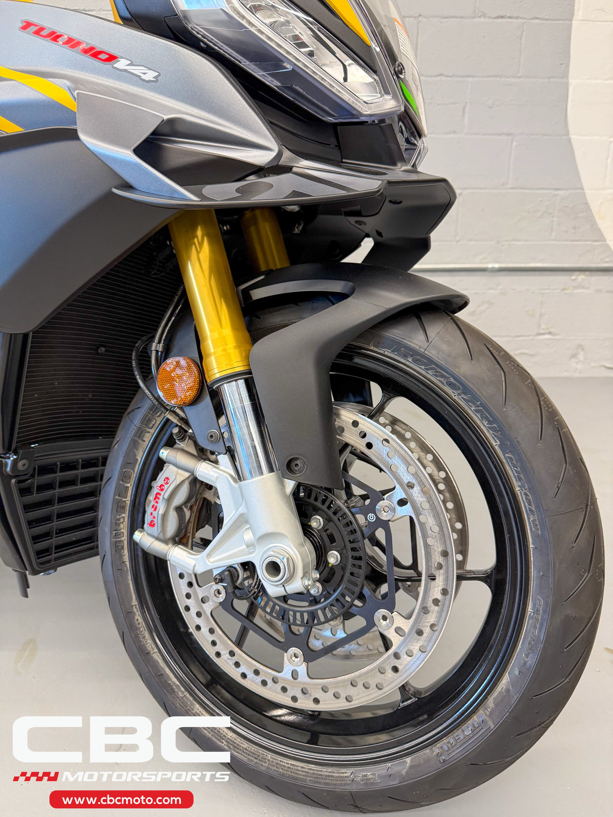2026 Aprilia Tuono V4 - Scorpion Yellow - AP2112