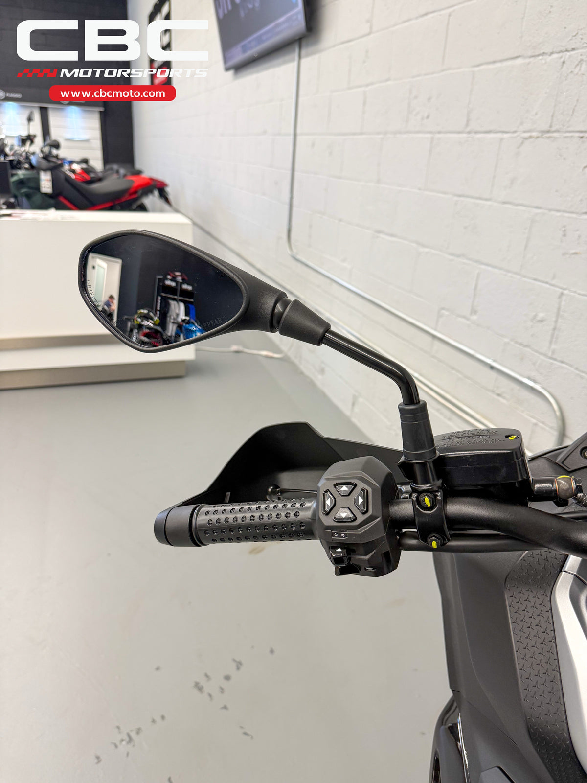 2027 Aprilia SR GT 400 - Rugged Black - AP2151