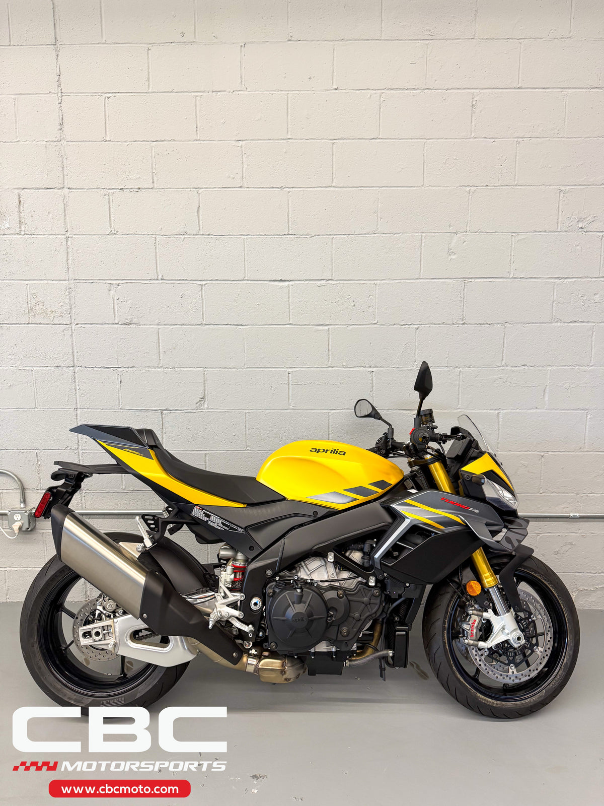 2026 Aprilia Tuono V4 - Scorpion Yellow - AP2112