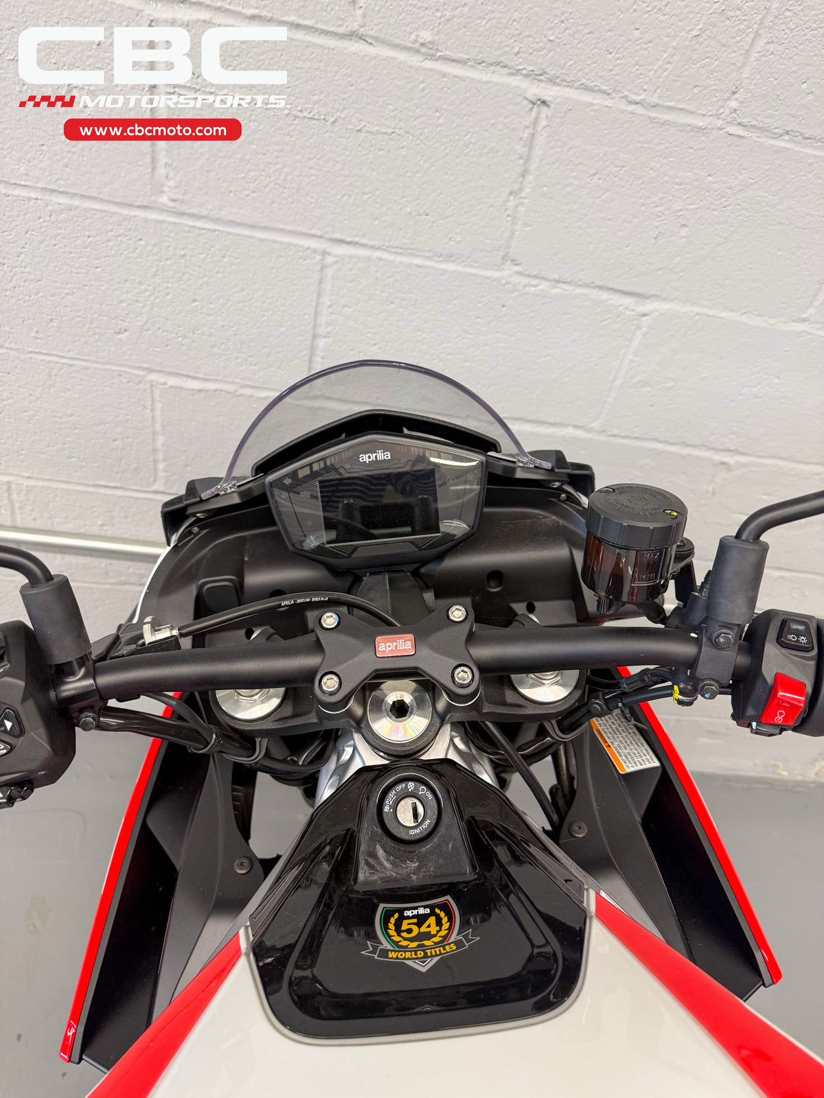 2024 Aprilia Tuono 660 Factory - Speed White - PO2105
