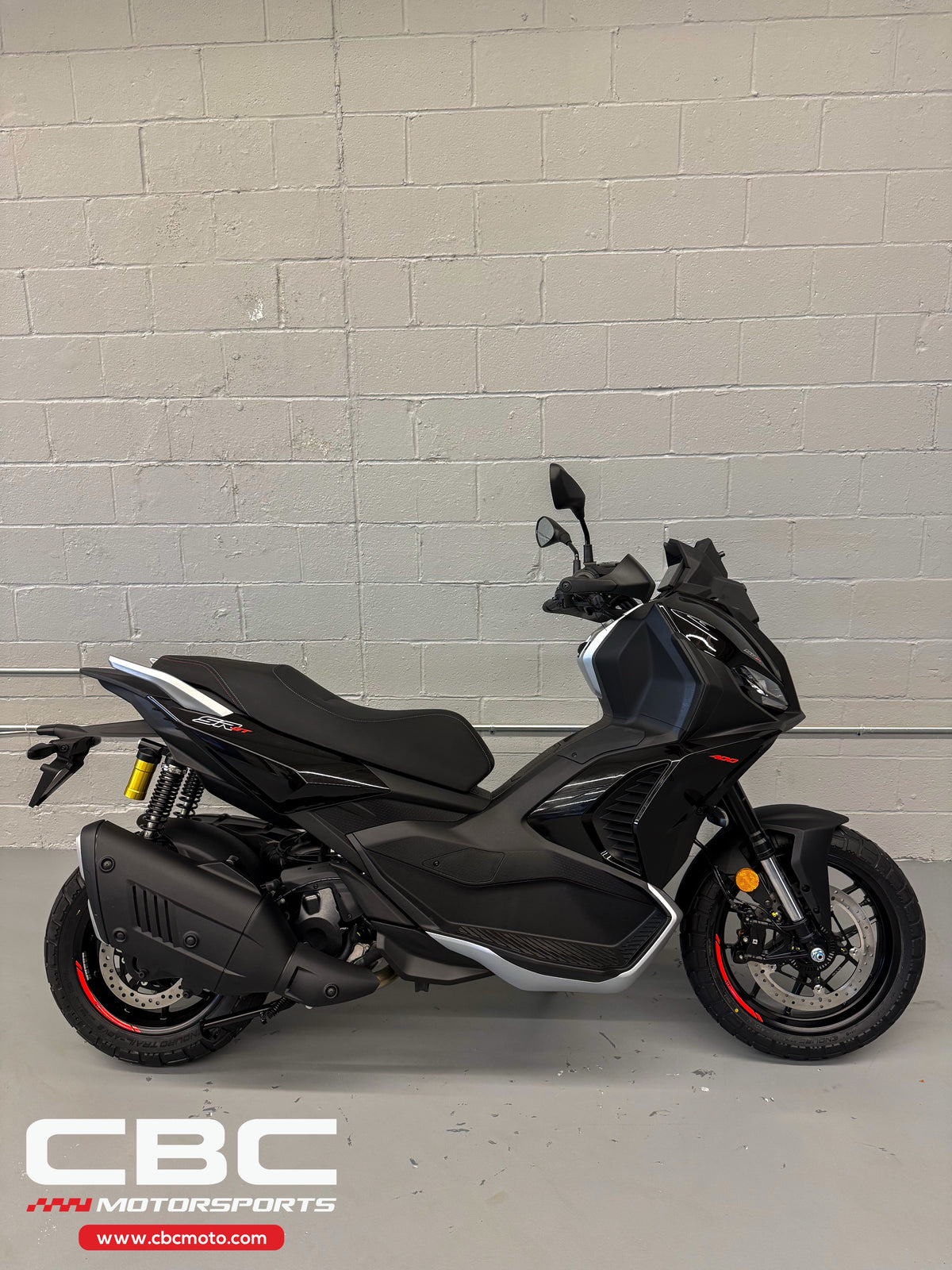 2027 Aprilia SR GT 400 - Rugged Black - AP2151