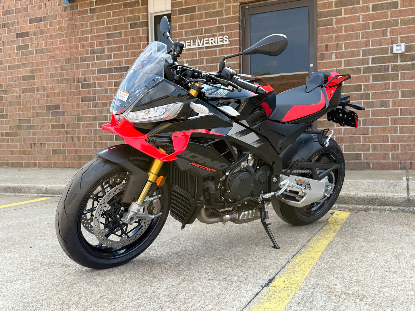 2026 Aprilia Tuono V4 Factory - Dark Kraken - AP2108