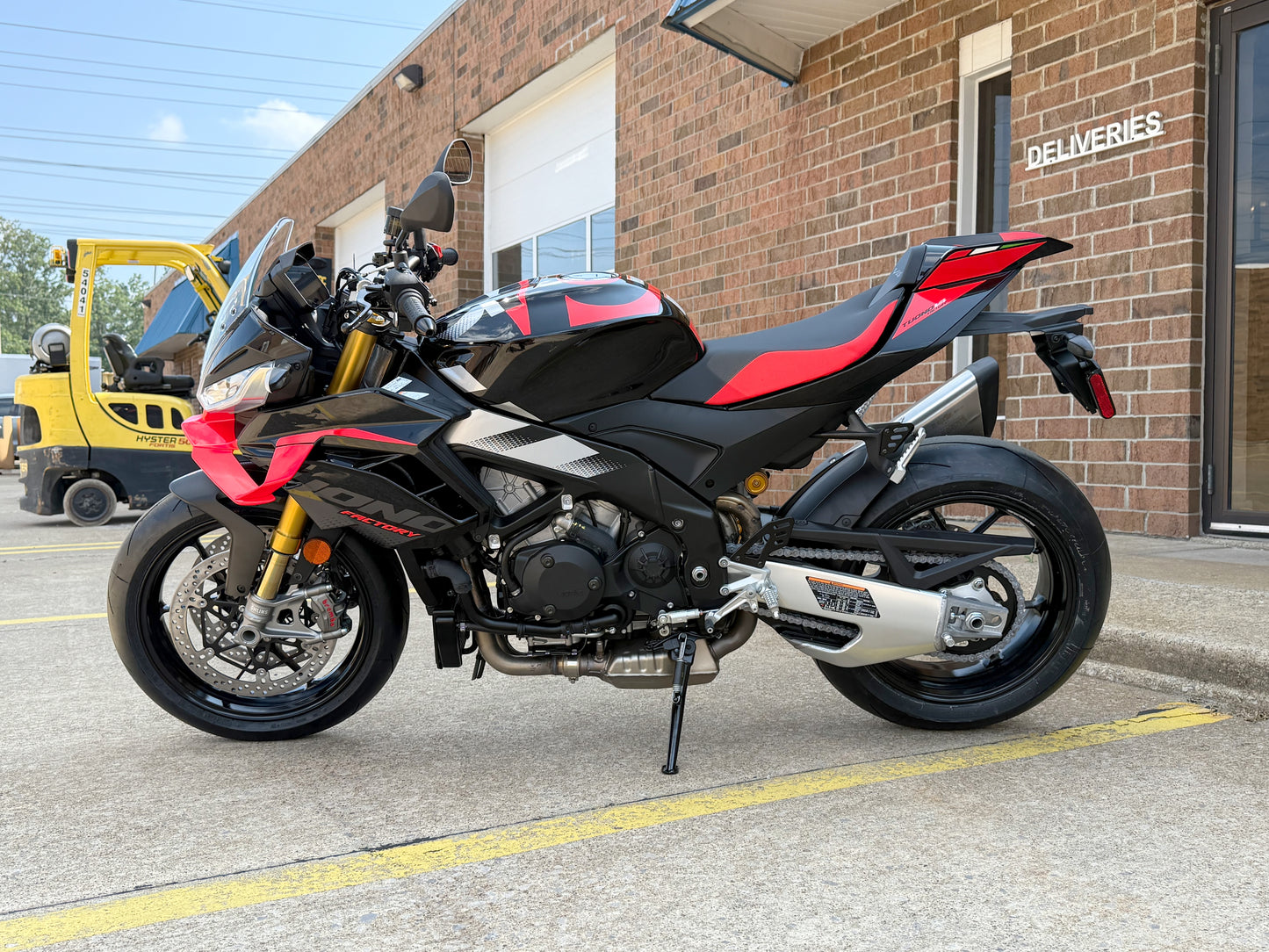 2026 Aprilia Tuono V4 Factory - Dark Kraken - AP2108