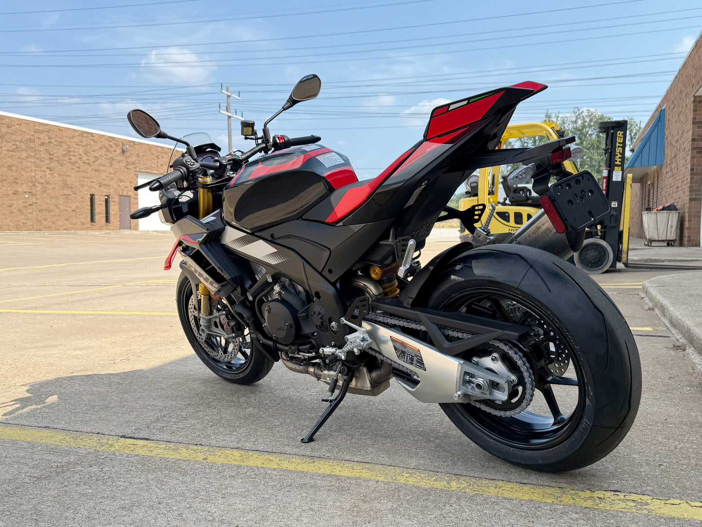 2026 Aprilia Tuono V4 Factory - Dark Kraken - AP2108